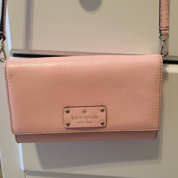 kate spade Handbags - Kate Spade Light Pink Crossbody